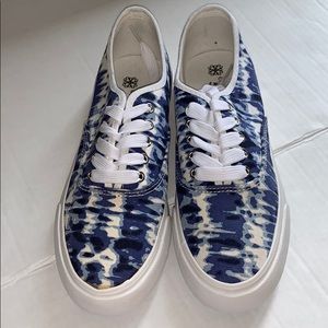 Printed Summer Sneaker/ Size 8